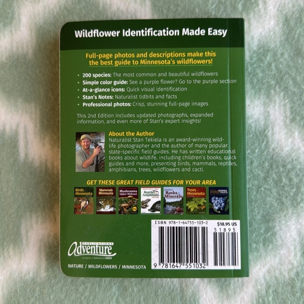NWT Wildflowers of Minnesota Field Guide - Picture 2 of 3